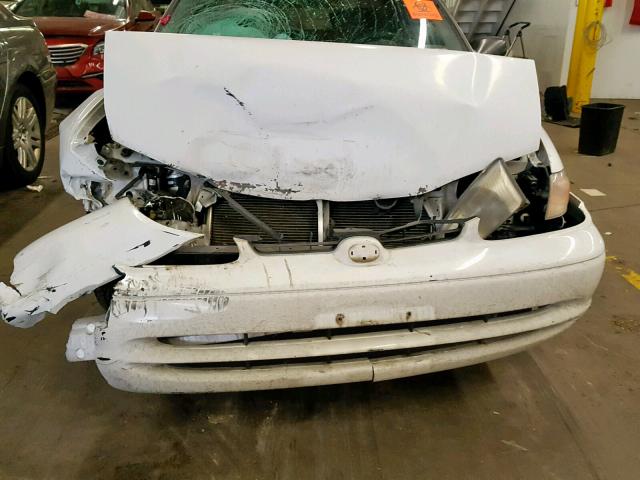 1Y1SK5288YZ433281 - 2000 CHEVROLET GEO PRIZM WHITE photo 9