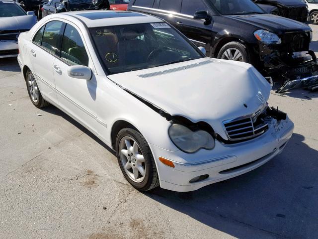 WDBRF61J24E015493 - 2004 MERCEDES-BENZ C 240 WHITE photo 1