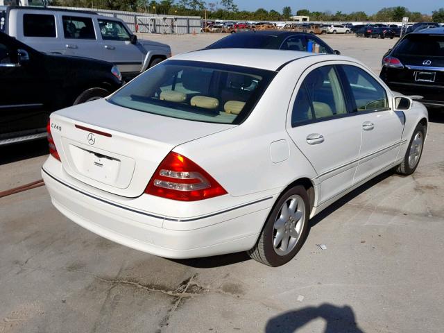 WDBRF61J24E015493 - 2004 MERCEDES-BENZ C 240 WHITE photo 4