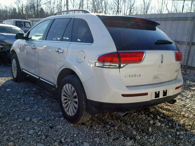 2LMDJ6JK9BBJ29096 - 2011 LINCOLN MKX WHITE photo 3