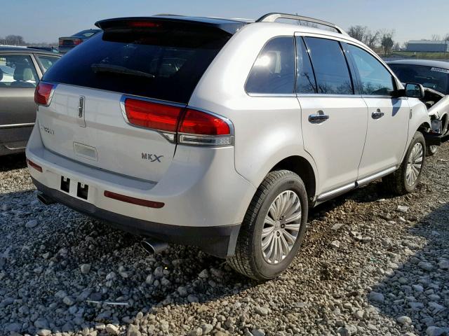 2LMDJ6JK9BBJ29096 - 2011 LINCOLN MKX WHITE photo 4