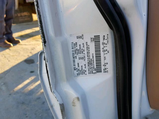 5LMRU27A6XLJ28010 - 1999 LINCOLN NAVIGATOR WHITE photo 10