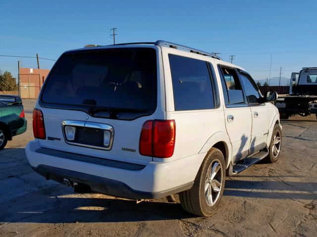 5LMRU27A6XLJ28010 - 1999 LINCOLN NAVIGATOR WHITE photo 4