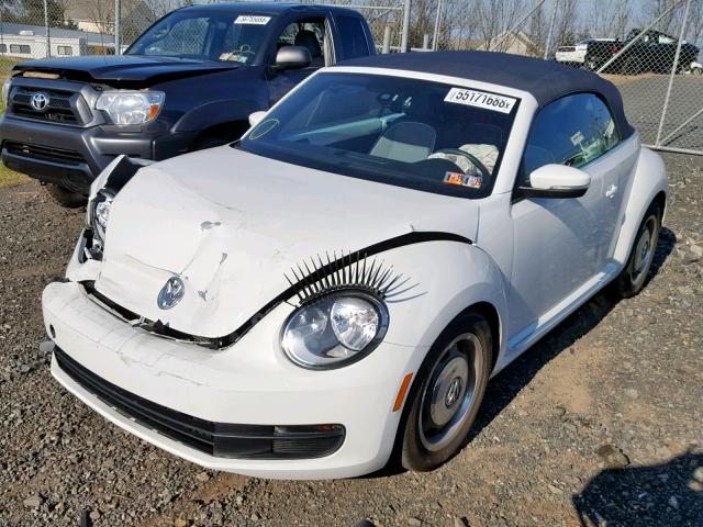 3VW517AT8GM820593 - 2016 VOLKSWAGEN BEETLE S/S WHITE photo 2