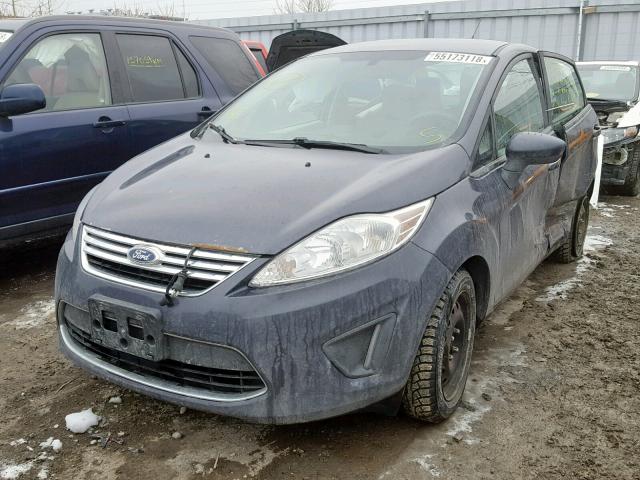 3FADP4BJ6CM130558 - 2012 FORD FIESTA SE GRAY photo 2