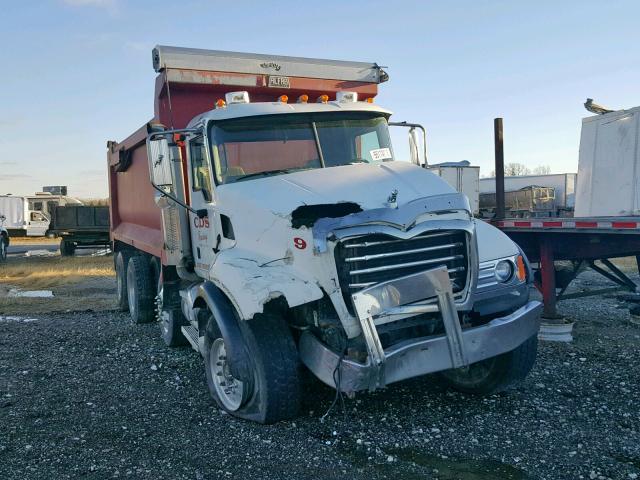 1M2AG11C76M044749 - 2006 MACK 700 CV700 WHITE photo 1