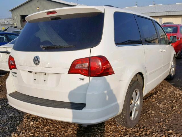 2V4RW3DG9BR740336 - 2011 VOLKSWAGEN ROUTAN SE WHITE photo 4