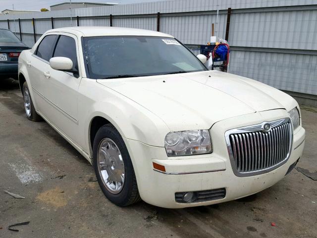 2C3KA53GX7H835657 - 2007 CHRYSLER 300 TOURIN WHITE photo 1