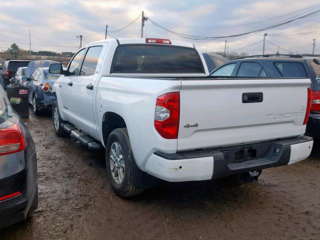 5TFDY5F14HX620814 - 2017 TOYOTA TUNDRA CRE WHITE photo 3