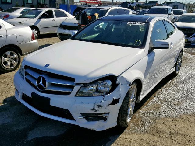 WDDGJ4HB3DG032534 - 2013 MERCEDES-BENZ C 250 WHITE photo 2