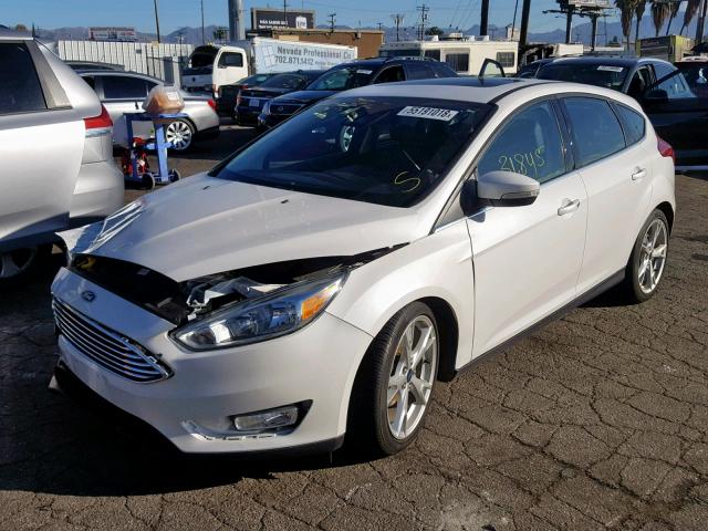 1FADP3N29FL328457 - 2015 FORD FOCUS TITA WHITE photo 2