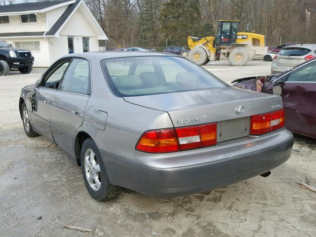 JT8BF28G0X0203693 - 1999 LEXUS ES 300 GRAY photo 3