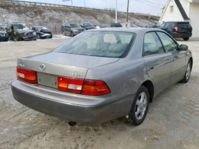 JT8BF28G0X0203693 - 1999 LEXUS ES 300 GRAY photo 4