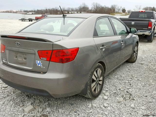 KNAFU4A26D5667778 - 2013 KIA FORTE EX GRAY photo 4