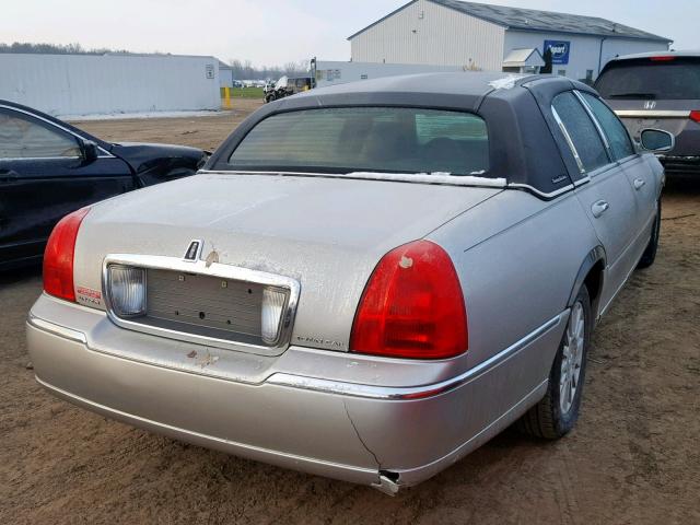 1LNHM81W23Y626255 - 2003 LINCOLN TOWN CAR E SILVER photo 4