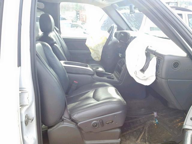 2GCEK13T641388048 - 2004 CHEVROLET SILVERADO WHITE photo 5