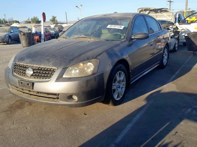 1N4AL11D55C951485 - 2005 NISSAN ALTIMA S GRAY photo 2