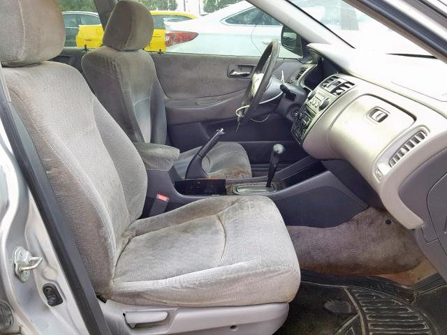 1HGCF86641A112917 - 2001 HONDA ACCORD VAL SILVER photo 5