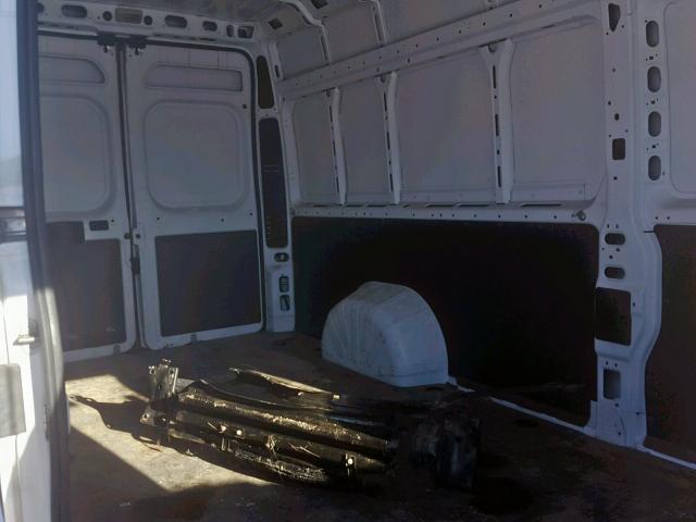 3C6URVJG8JE105689 - 2018 RAM PROMASTER 白色 照片 6