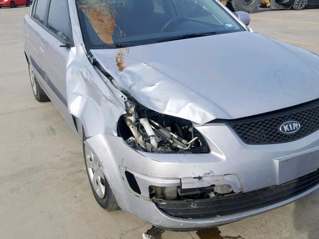 KNADE223896505071 - 2009 KIA RIO BASE SILVER photo 9