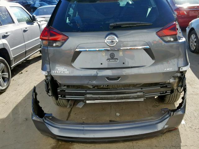 5N1AT2MV5JC752852 - 2018 NISSAN ROGUE SV GRAY photo 9