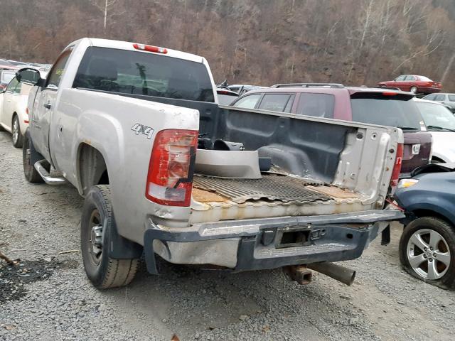 1GTHK34648E110724 - 2008 GMC SIERRA K35 SILVER photo 3