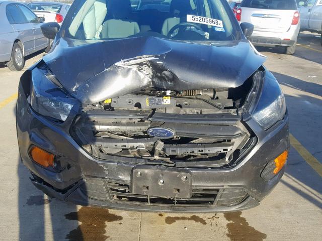 1FMCU0F78JUA96830 - 2018 FORD ESCAPE S GRAY photo 9