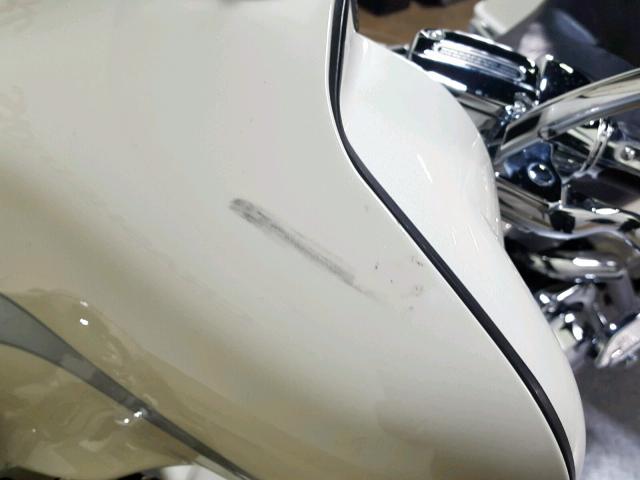 1HD1PR8198Y951536 - 2008 HARLEY-DAVIDSON FLHTCUSE3 CREAM photo 13