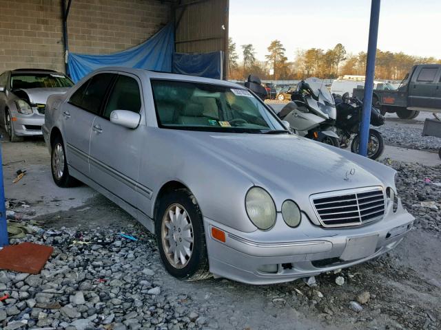 WDBJF65J4YB077296 - 2000 MERCEDES-BENZ E 320 SILVER photo 1