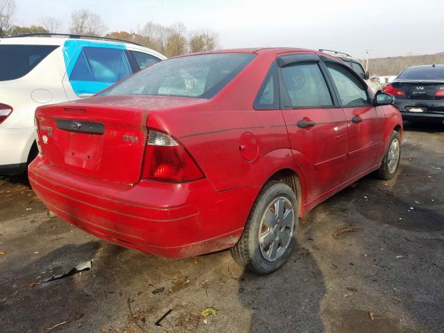 1FAFP34N66W206660 - 2006 FORD FOCUS ZX4 RED photo 4