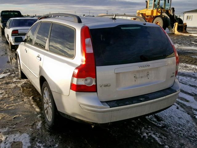 YV1MJ682852074702 - 2005 VOLVO V50 T5 SILVER photo 3