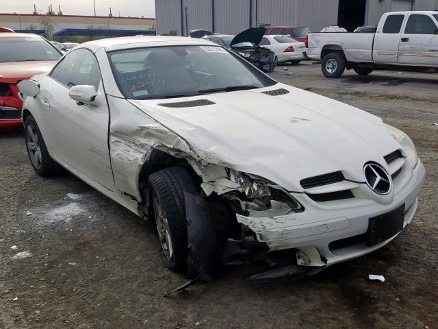 WDBWK54F07F158327 - 2007 MERCEDES-BENZ SLK 280 WHITE photo 1