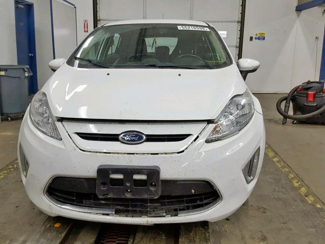 3FADP4FJ3CM105255 - 2012 FORD FIESTA SES WHITE photo 9