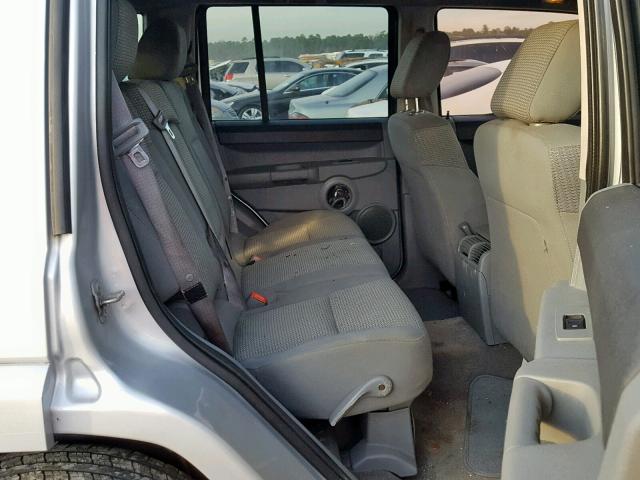 1J8HG48N16C295860 - 2006 JEEP COMMANDER SILVER photo 6