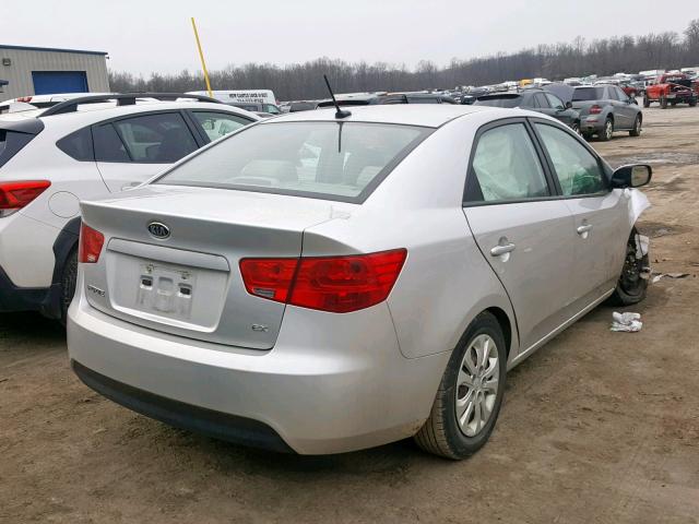 KNAFU4A22D5741228 - 2013 KIA FORTE EX SILVER photo 4