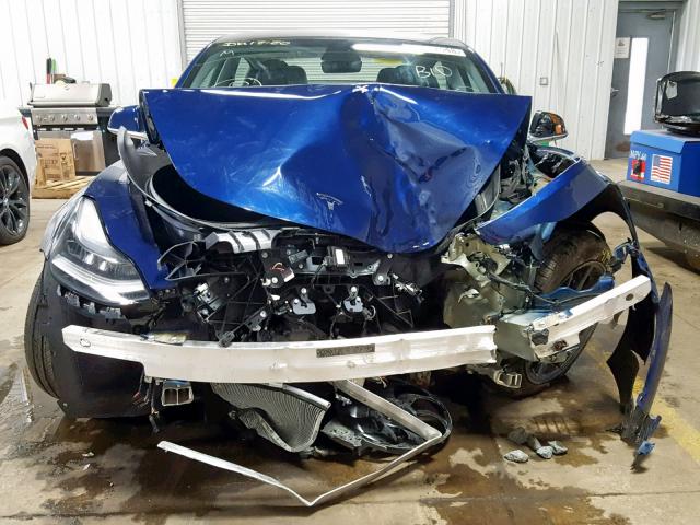 5YJ3E1EA5JF040793 - 2018 TESLA MODEL 3 BLUE photo 9