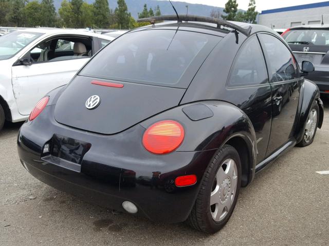 3VWCD21C9YM462584 - 2000 VOLKSWAGEN NEW BEETLE BLACK photo 4