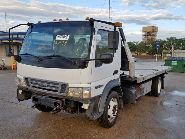 3FRML55Z77V573074 - 2007 FORD LOW CAB FO WHITE photo 2