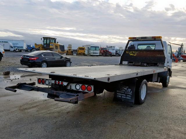 3FRML55Z77V573074 - 2007 FORD LOW CAB FO WHITE photo 4