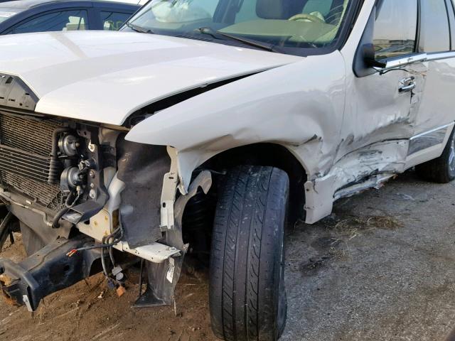 5LMFU28527LJ05599 - 2007 LINCOLN NAVIGATOR Ақ фото 10