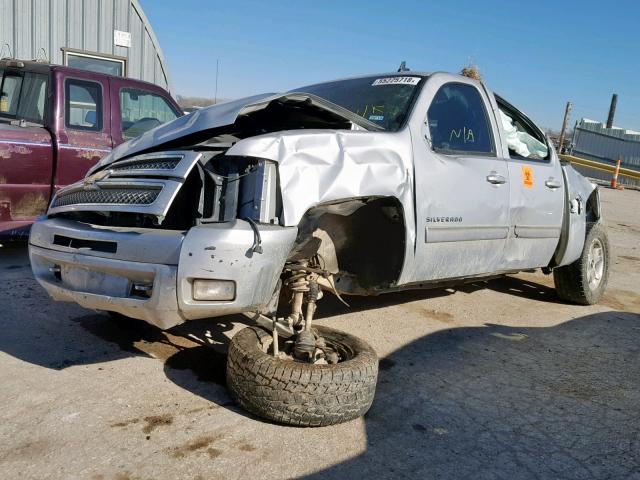 3GCPKSE73DG201905 - 2013 CHEVROLET SILVERADO SILVER photo 2