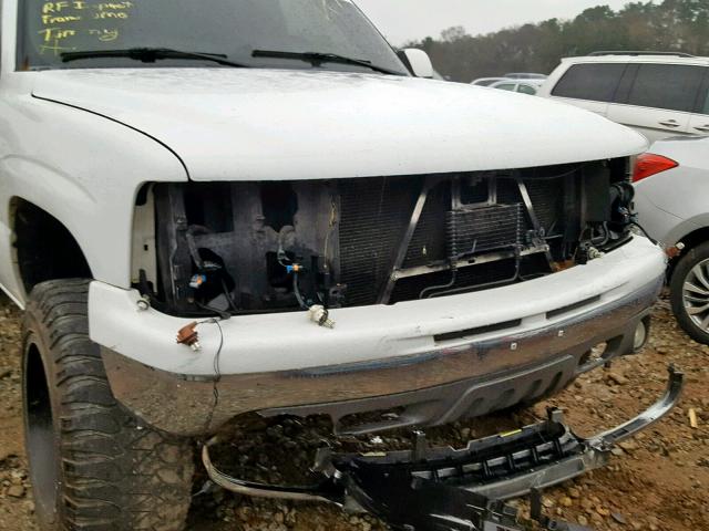 1GNEC13Z93J105736 - 2003 CHEVROLET TAHOE C150 WHITE photo 9