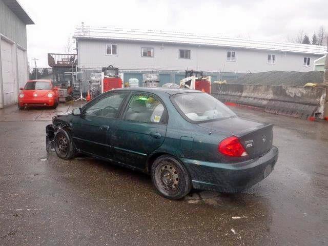 KNAFB121645310806 - 2004 KIA SPECTRA BA GREEN photo 3