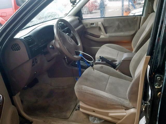 4S6CK58W3Y4402230 - 2000 HONDA PASSPORT E შავი ფოტო 5