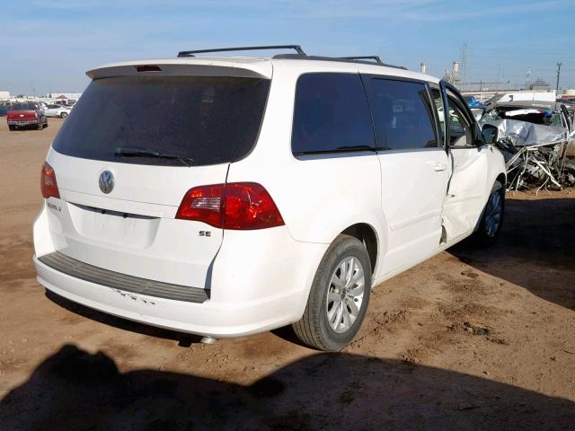 2C4RVABG9CR353923 - 2012 VOLKSWAGEN ROUTAN SE WHITE photo 4