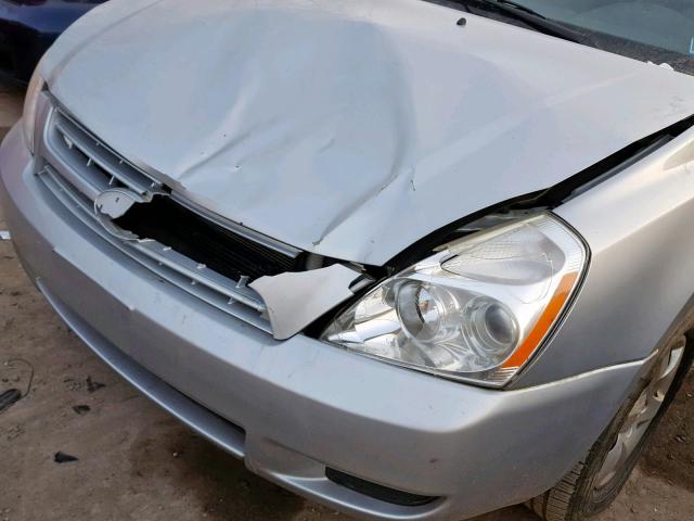 KNDMG4C33A6330854 - 2010 KIA SEDONA LX SILVER photo 9