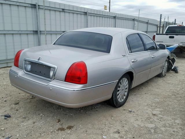 1LNHM82W85Y660444 - 2005 LINCOLN TOWN CAR S SILVER photo 4