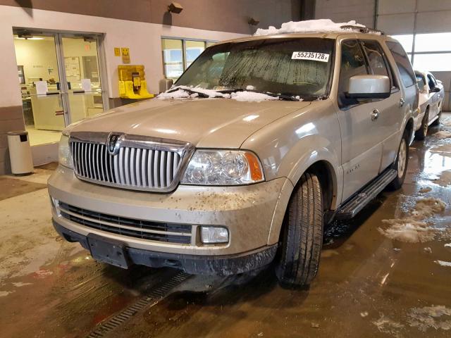 5LMFU27505LJ15000 - 2005 LINCOLN NAVIGATOR Қоңыр фото 2