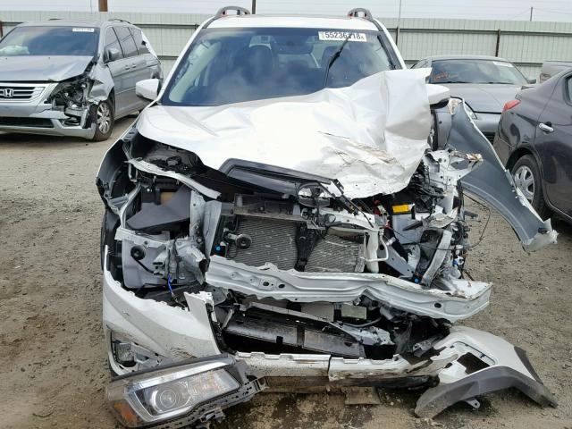 JF2SKAPC0KH413678 - 2019 SUBARU FORESTER S WHITE photo 9