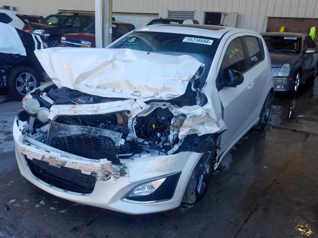 1G1JG6SB7F4148092 - 2015 CHEVROLET SONIC RS CREAM photo 2